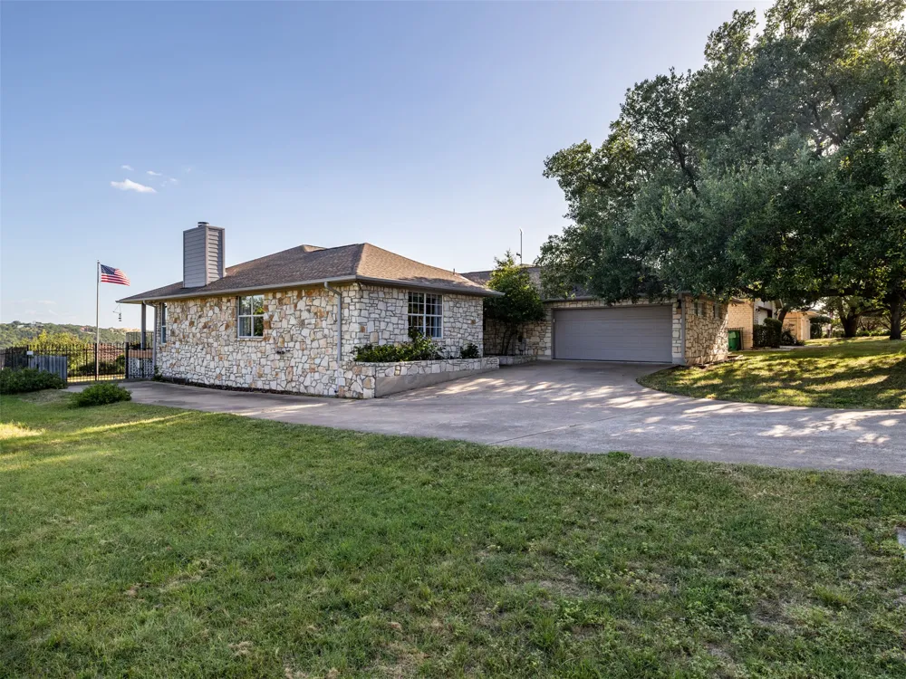 2807 Declaration Circle Lago Vista, TX 78645