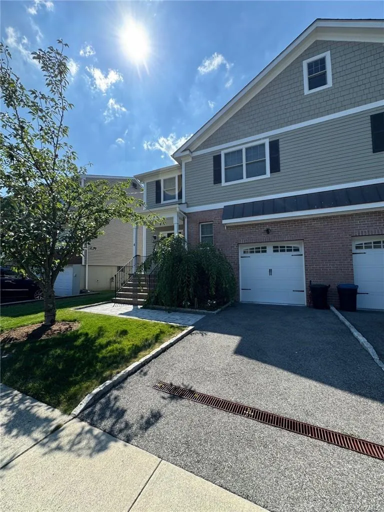 4 Rose Avenue Harrison, NY 10528