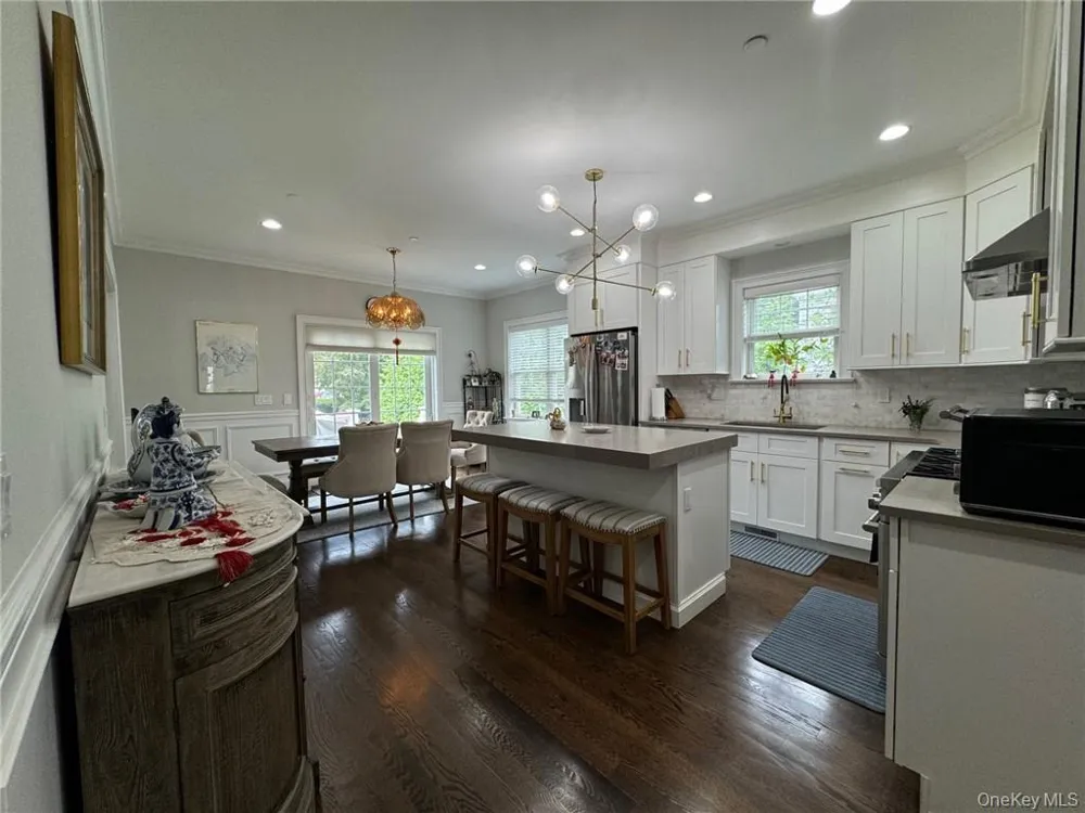 4 Rose Avenue Harrison, NY 10528