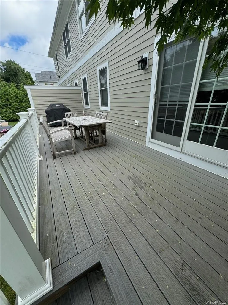 4 Rose Avenue Harrison, NY 10528