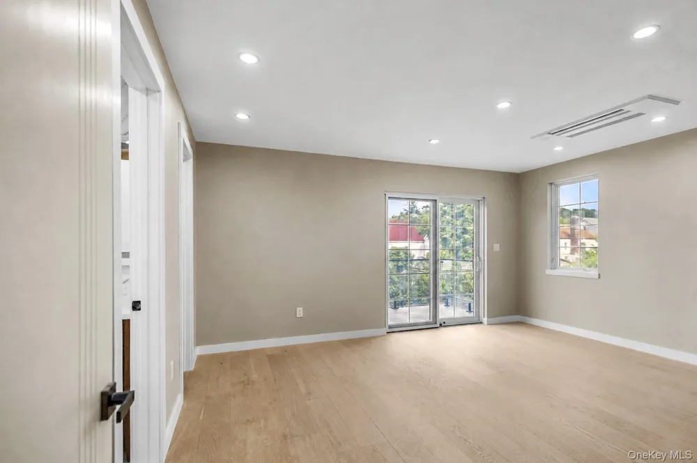 80-27 213th Street Hollis Hills, NY 11427