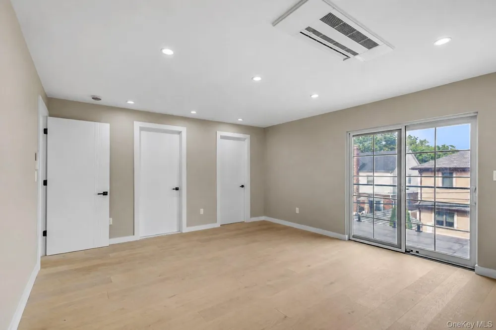 80-27 213th Street Hollis Hills, NY 11427