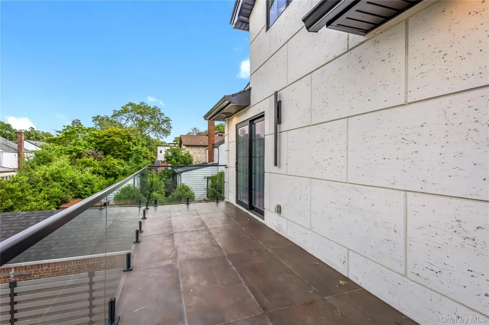 80-27 213th Street Hollis Hills, NY 11427