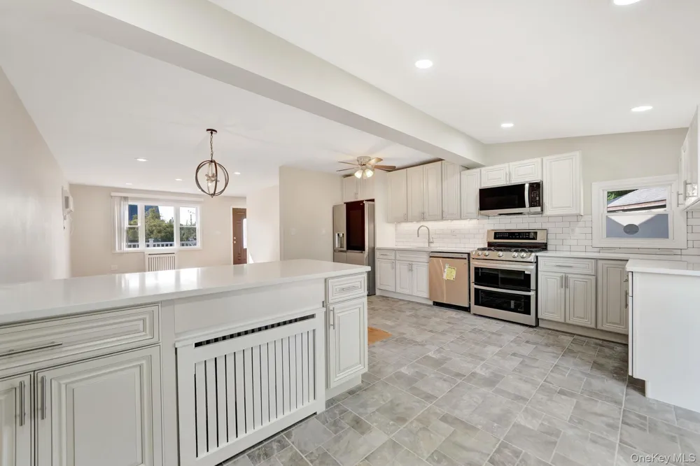 102 Strattford Road New Hyde Park, NY 11040