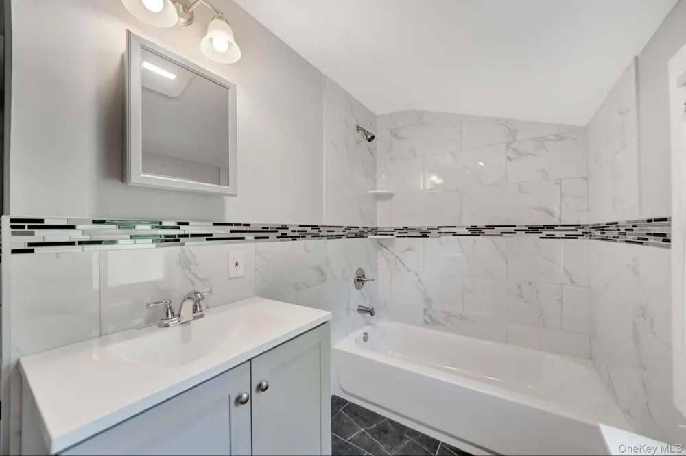 102 Strattford Road New Hyde Park, NY 11040