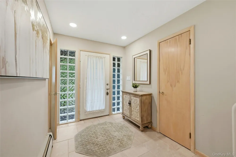 18 Nicole Court Manorville, NY 11949