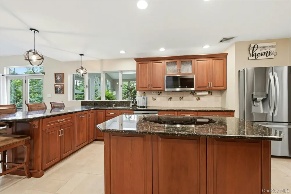 18 Nicole Court Manorville, NY 11949