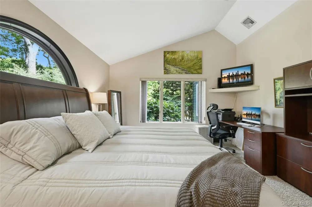 18 Nicole Court Manorville, NY 11949