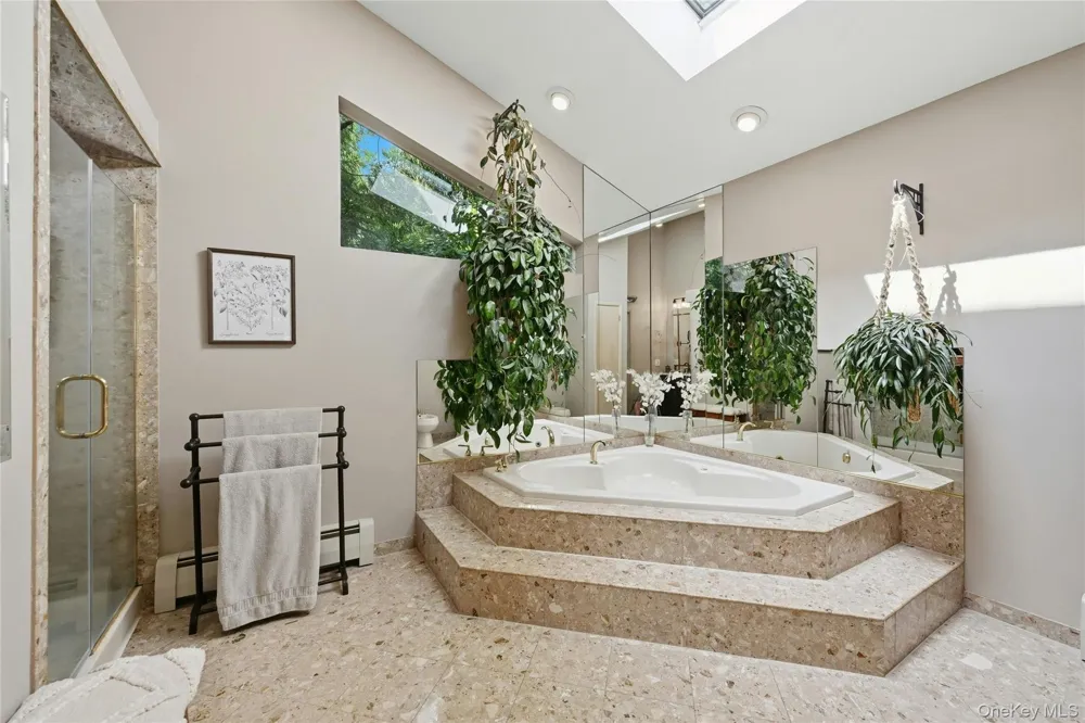 18 Nicole Court Manorville, NY 11949