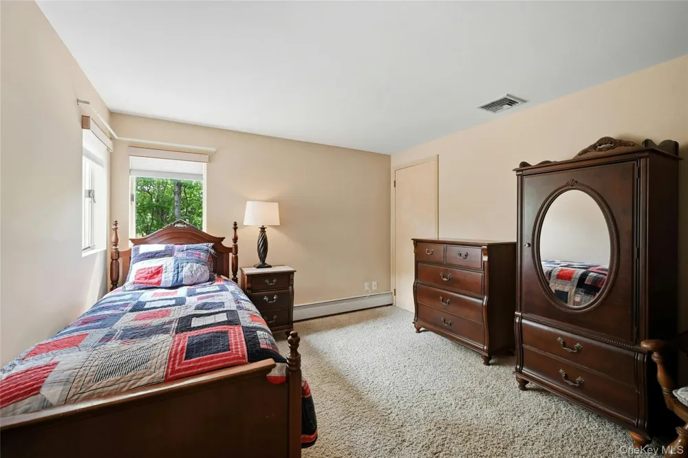 18 Nicole Court Manorville, NY 11949
