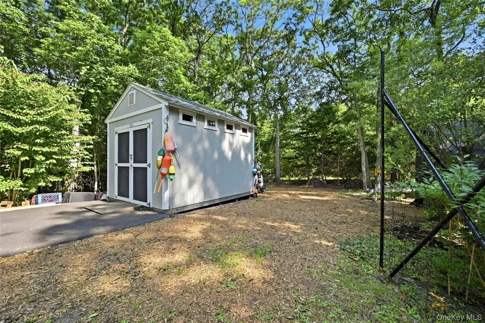 18 Nicole Court Manorville, NY 11949