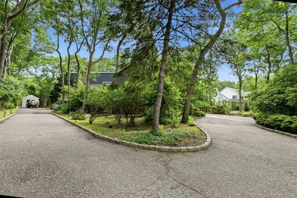 18 Nicole Court Manorville, NY 11949
