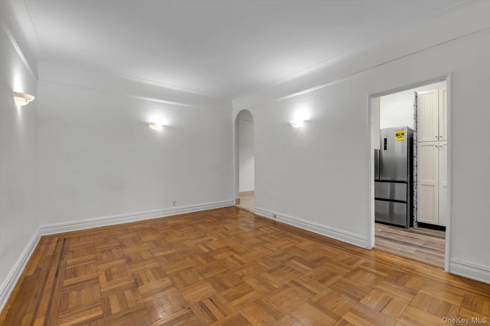 37-21 80th Street #3M Jackson Heights, NY 11372