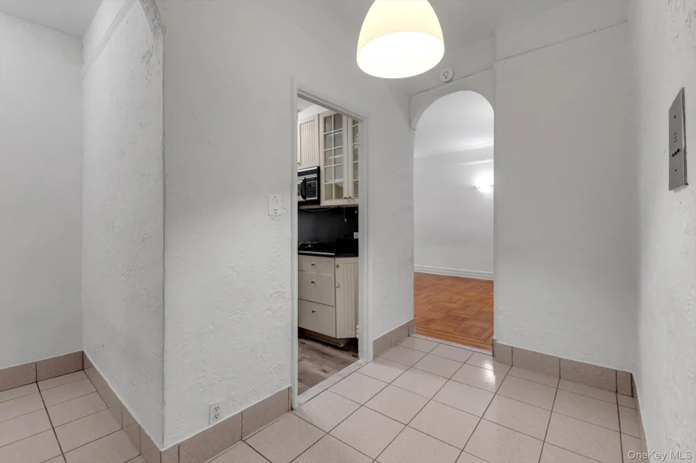 37-21 80th Street #3M Jackson Heights, NY 11372