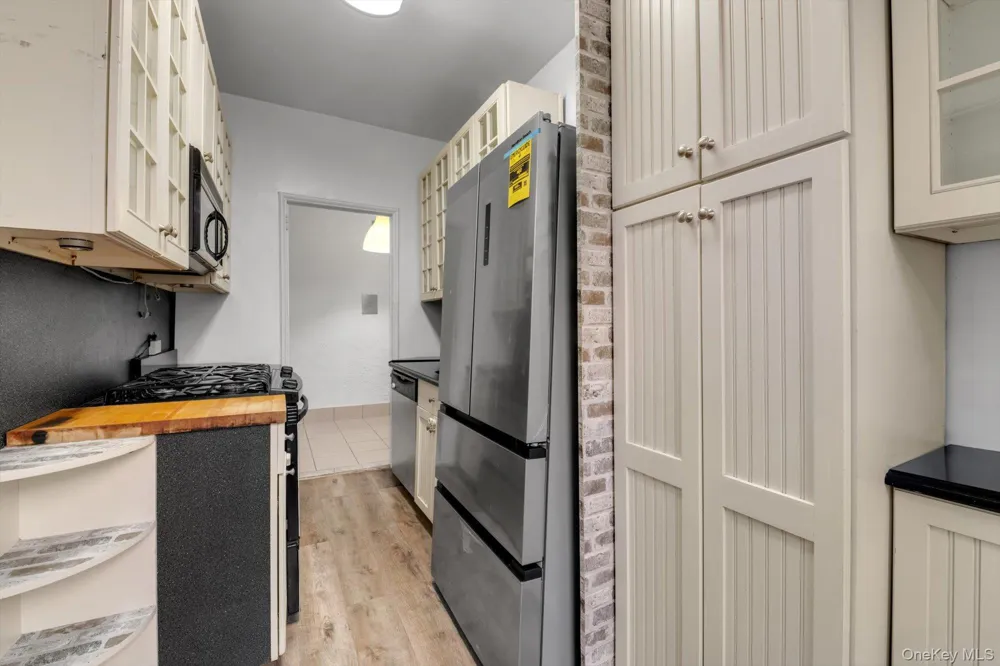 37-21 80th Street #3M Jackson Heights, NY 11372