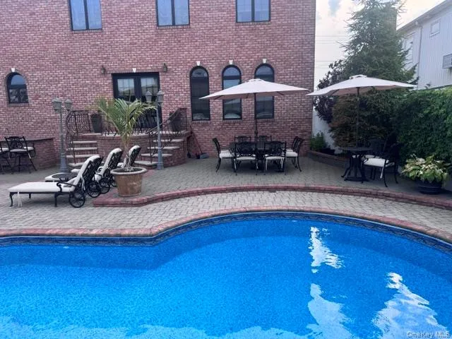 163-27 95th Street Howard Beach, NY 11414