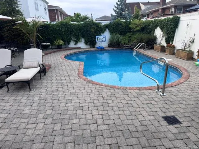 163-27 95th Street Howard Beach, NY 11414