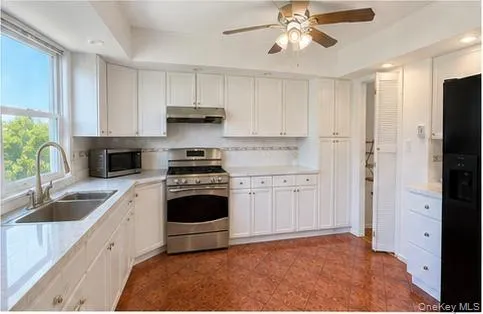 224 New Hyde Park Road Franklin Square, NY 11010
