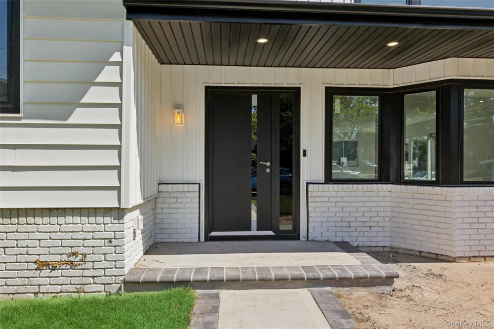 934 Eileen Terrace Woodmere, NY 11598