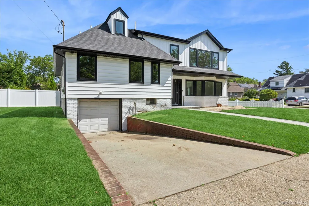 934 Eileen Terrace Woodmere, NY 11598