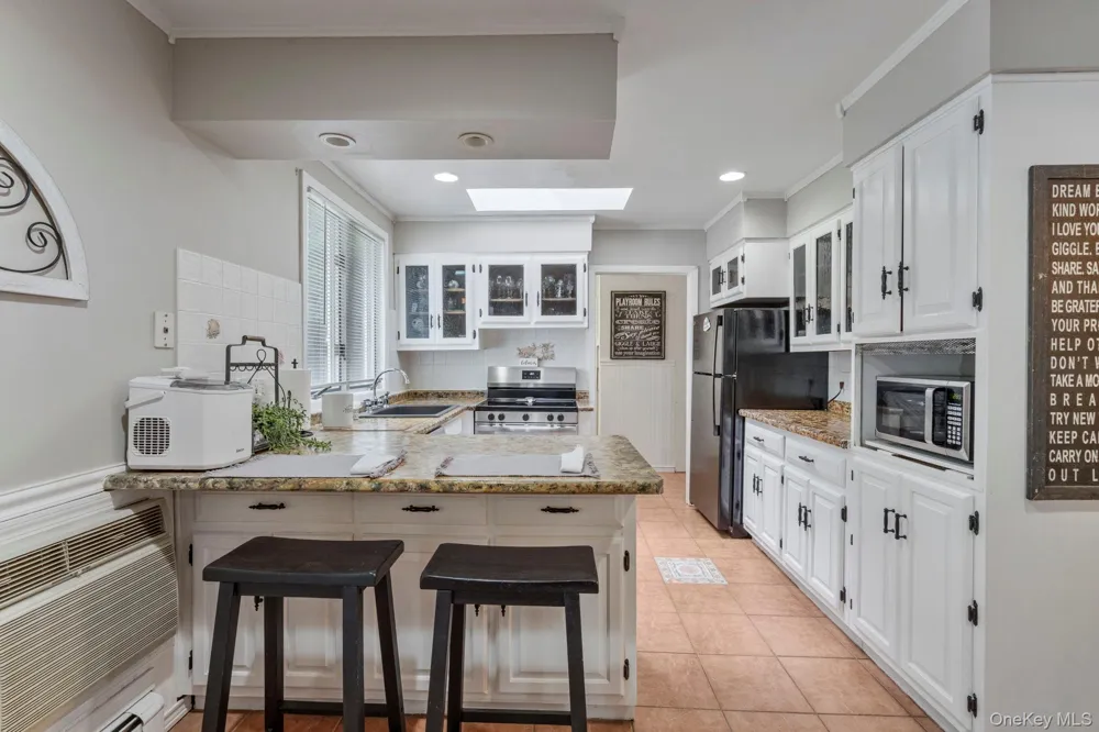 20 Spaulding Lane Stony Brook, NY 11790