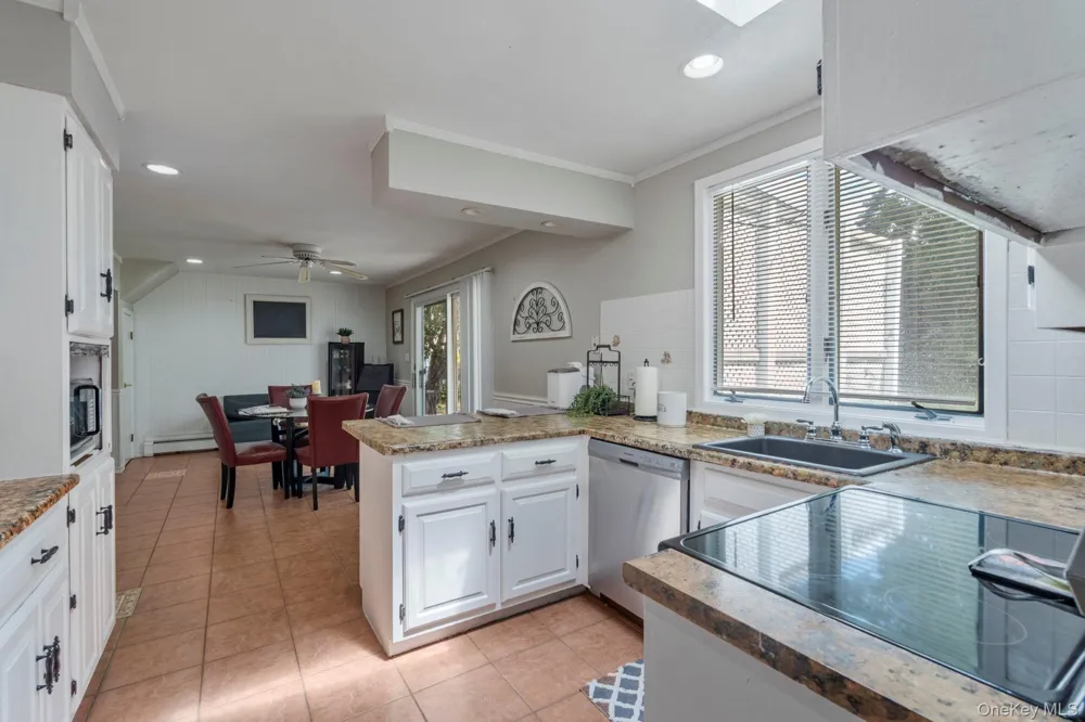 20 Spaulding Lane Stony Brook, NY 11790