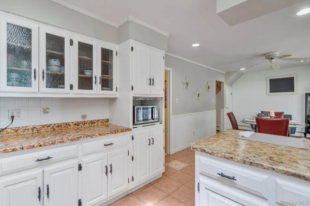 20 Spaulding Lane Stony Brook, NY 11790