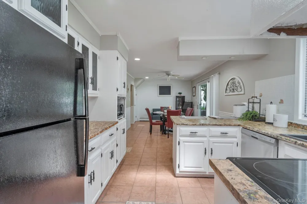 20 Spaulding Lane Stony Brook, NY 11790