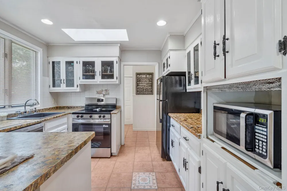 20 Spaulding Lane Stony Brook, NY 11790
