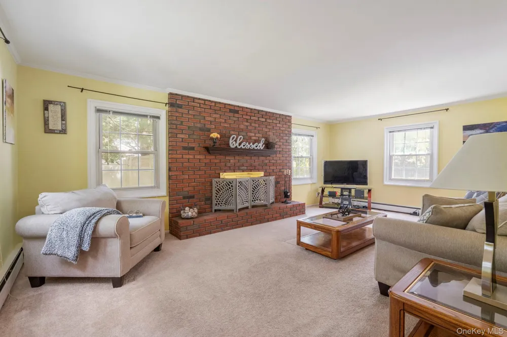 20 Spaulding Lane Stony Brook, NY 11790