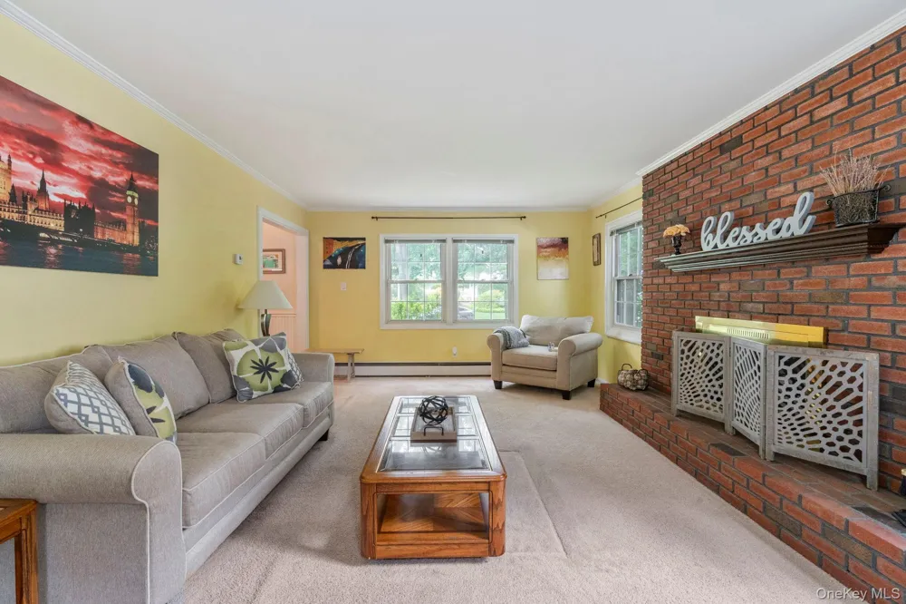 20 Spaulding Lane Stony Brook, NY 11790