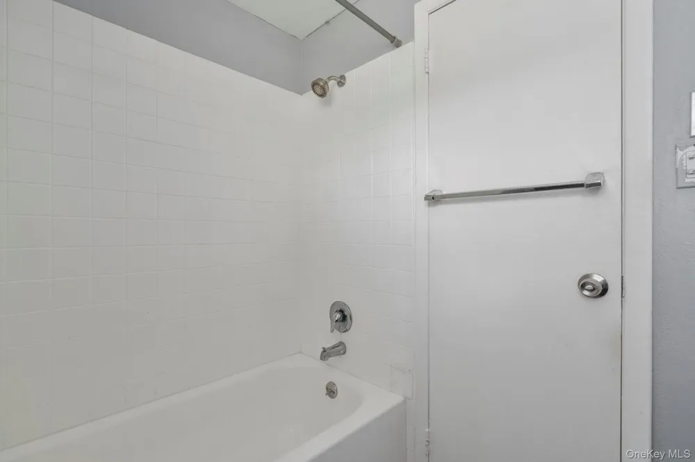 20 Spaulding Lane Stony Brook, NY 11790