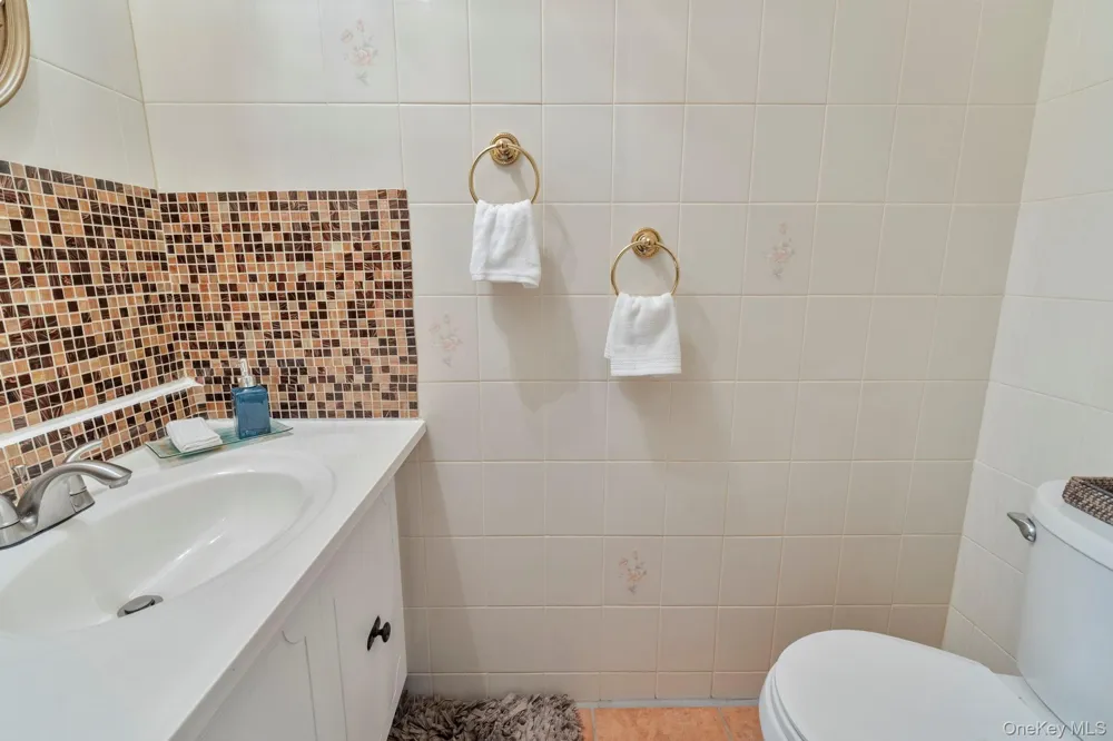 20 Spaulding Lane Stony Brook, NY 11790