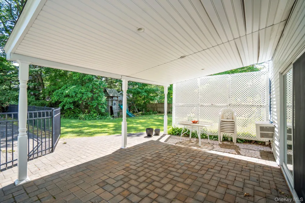 20 Spaulding Lane Stony Brook, NY 11790