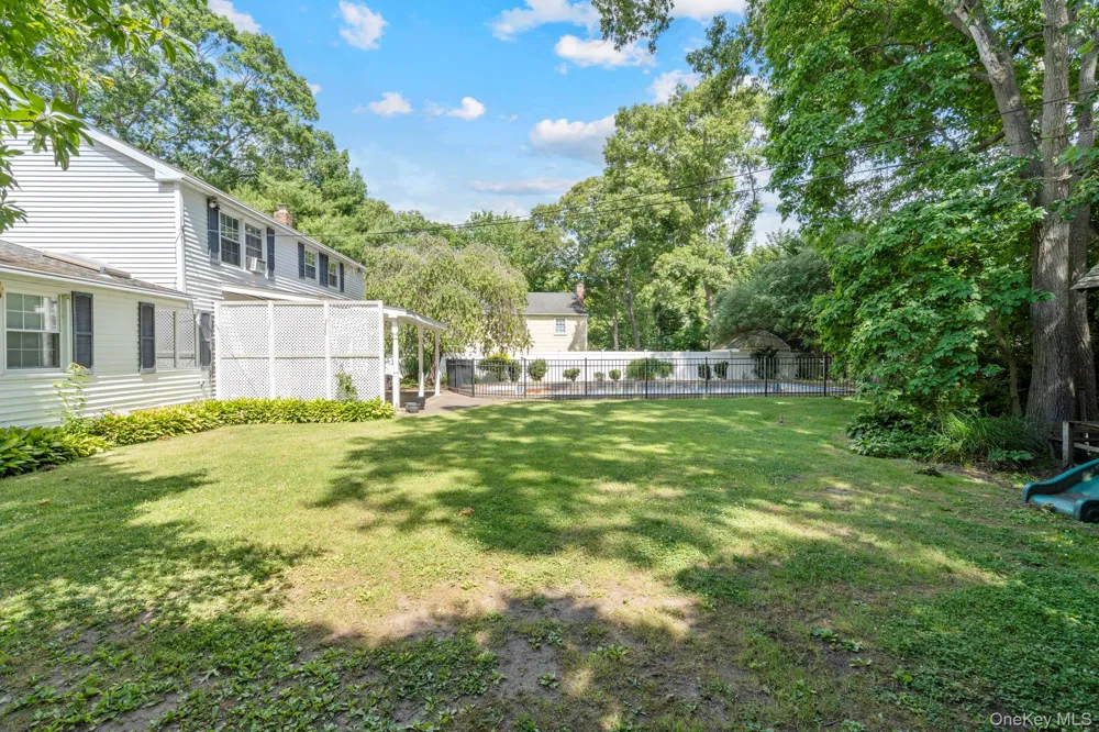20 Spaulding Lane Stony Brook, NY 11790