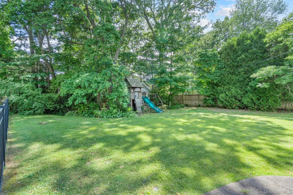 20 Spaulding Lane Stony Brook, NY 11790
