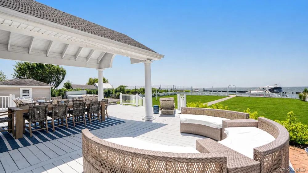 40 Laura Lee Drive Center Moriches, NY 11934