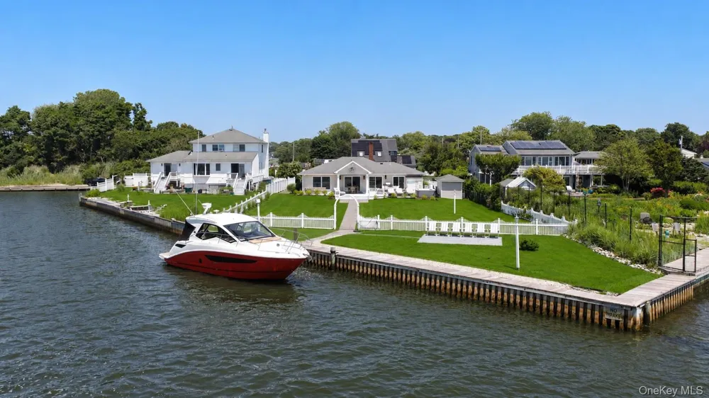 40 Laura Lee Drive Center Moriches, NY 11934
