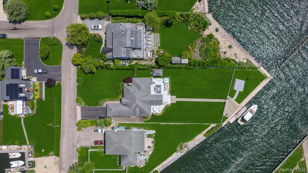 40 Laura Lee Drive Center Moriches, NY 11934