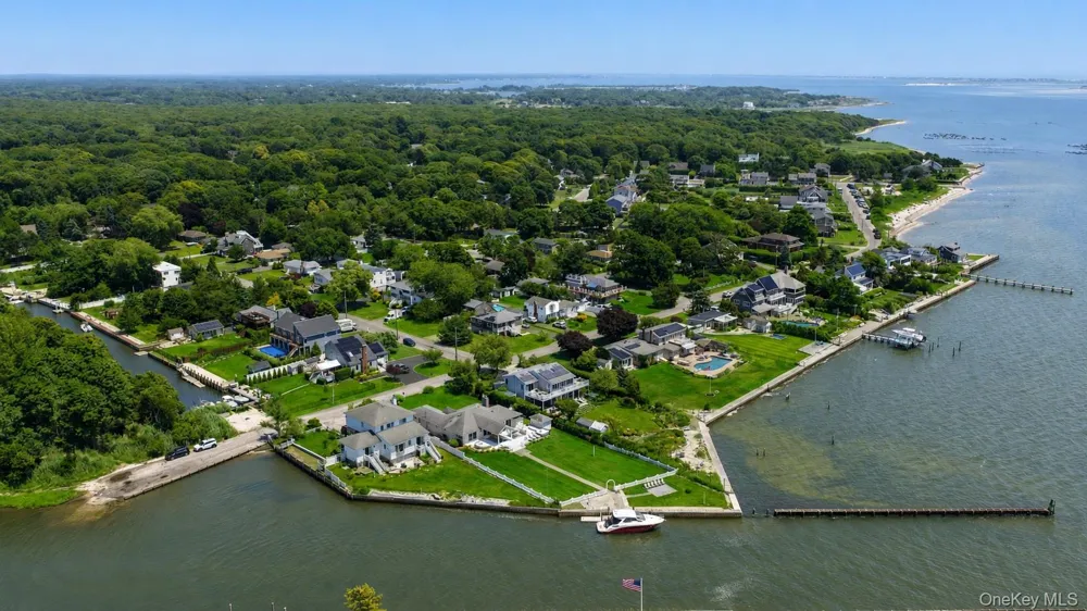 40 Laura Lee Drive Center Moriches, NY 11934