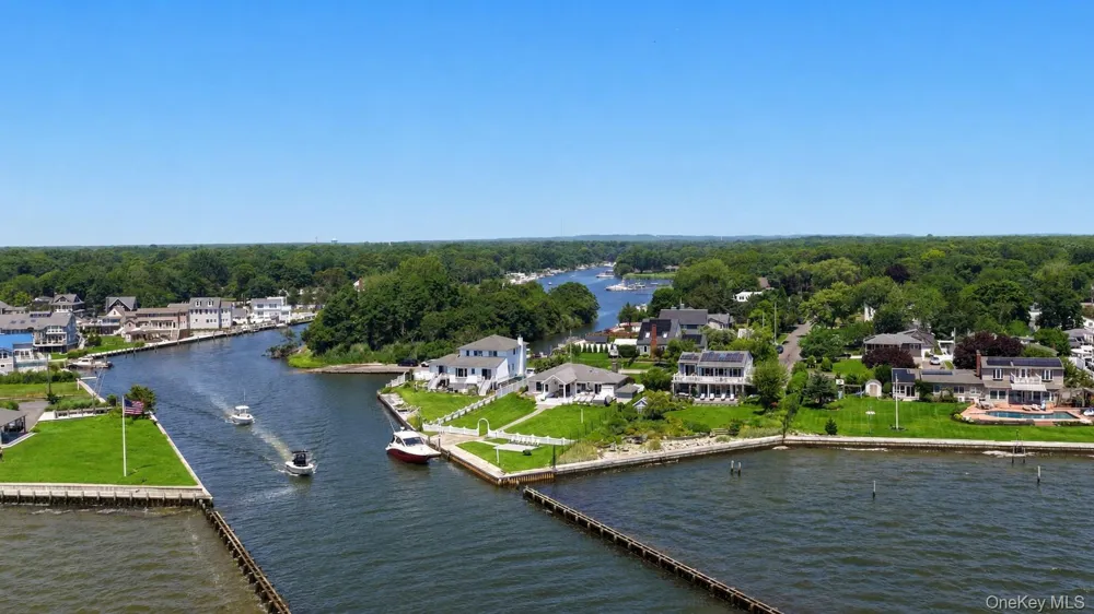 40 Laura Lee Drive Center Moriches, NY 11934