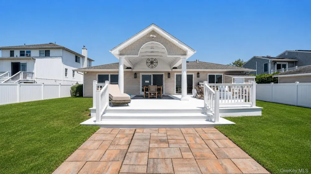 40 Laura Lee Drive Center Moriches, NY 11934