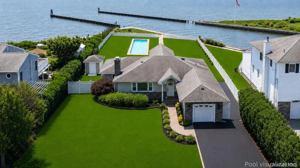 40 Laura Lee Drive Center Moriches, NY 11934