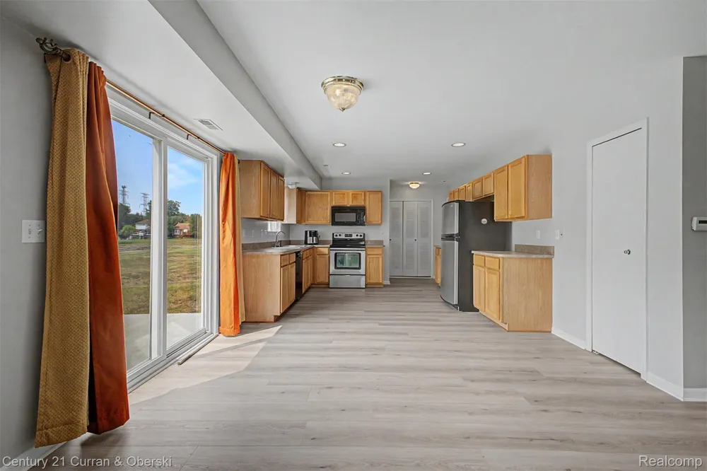 41973 Milton Drive Van Buren Charter Township, MI 48111