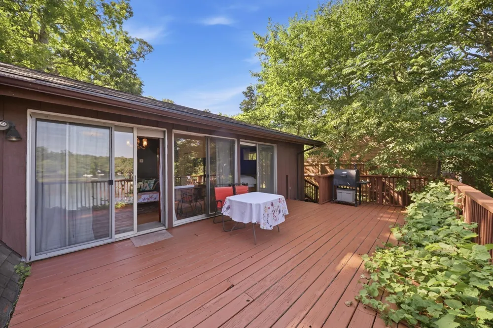 11881 Westshore Drive Putnam Township, MI 48169
