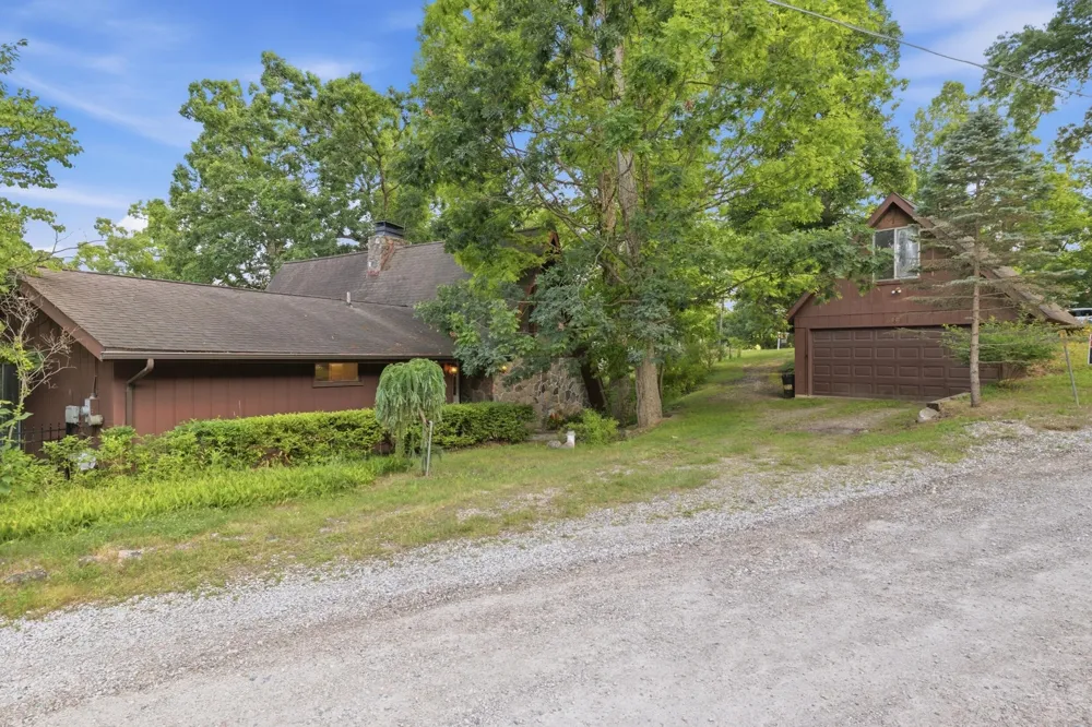 11881 Westshore Drive Putnam Township, MI 48169