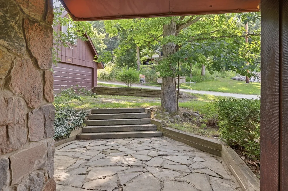 11881 Westshore Drive Putnam Township, MI 48169
