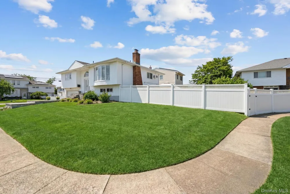 341 Green Court Oceanside, NY 11572