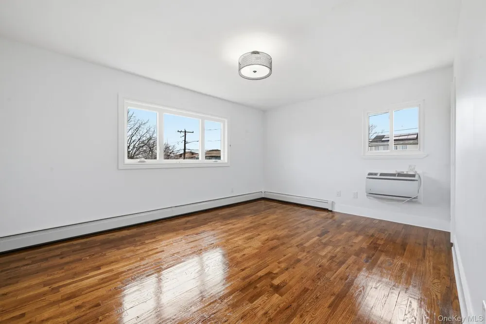 341 Green Court Oceanside, NY 11572