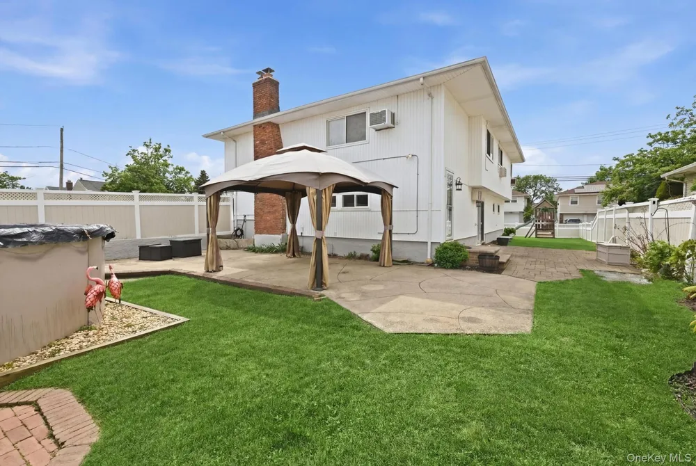 341 Green Court Oceanside, NY 11572